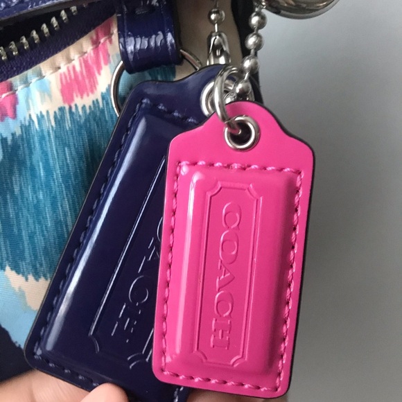 Coach cross the body bag. - Picture 6 of 8